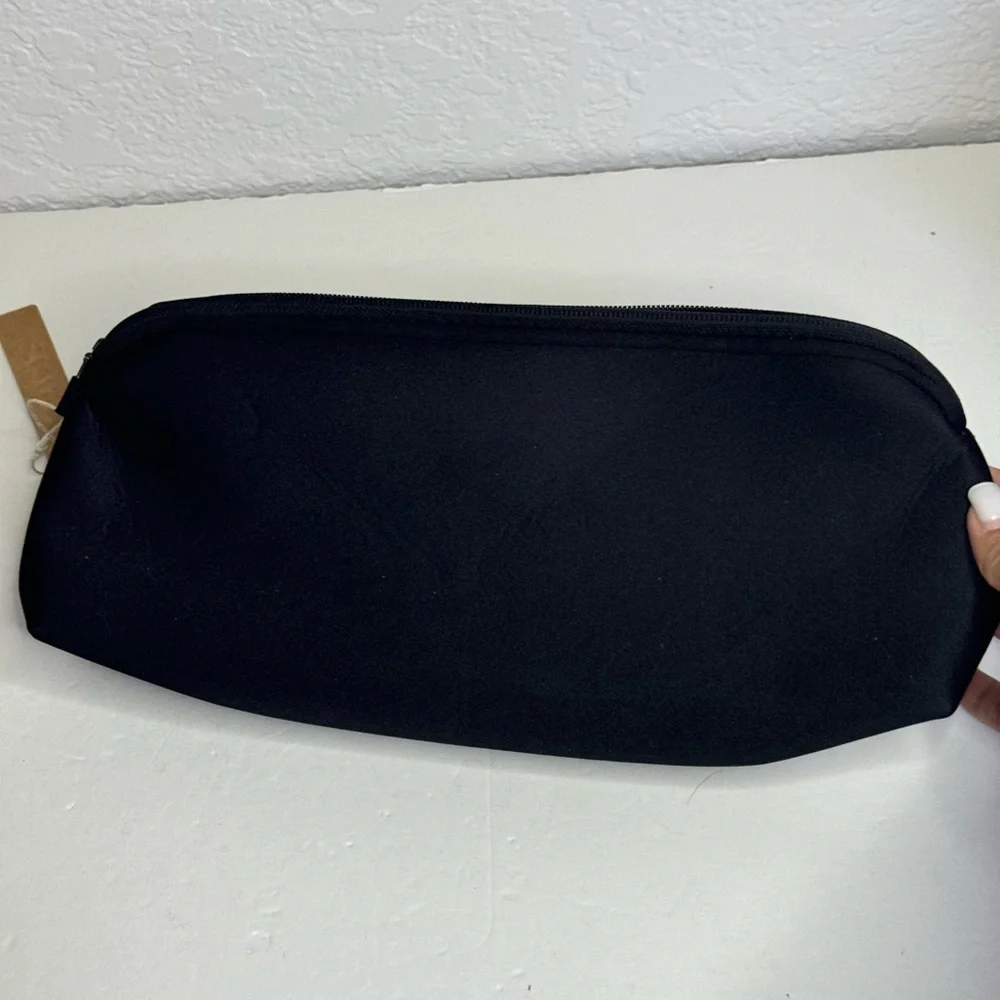 NWT SKIMS Neoprene Soot Pouch